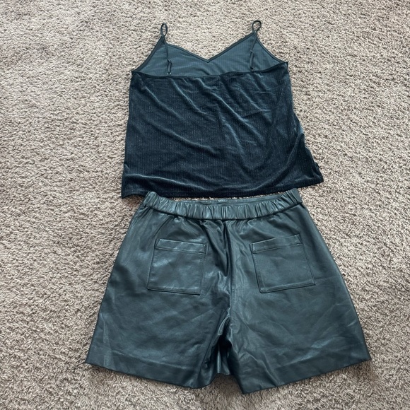Halogen Black Outfit Set Velvet Cami Faux Leather Shorts High Rise Size L Large - Picture 2 of 16